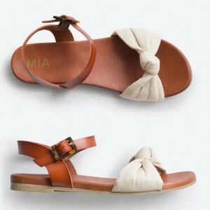 BUNDLING SALE: NWOT MIA Addilynn Fabric Knot Sandal in Cream